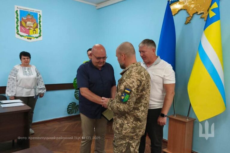 Офіцер запасу з Кременчука отримав почесну відзнаку “Лицарський хрест”: історія справжньої мужності