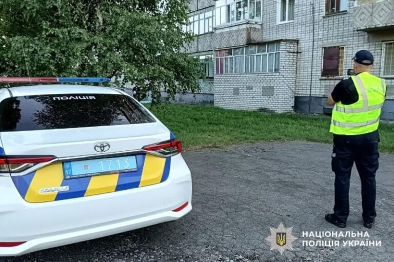 У Кременчуці 88-річна жінка трагічно випала з вікна багатоповерхівки