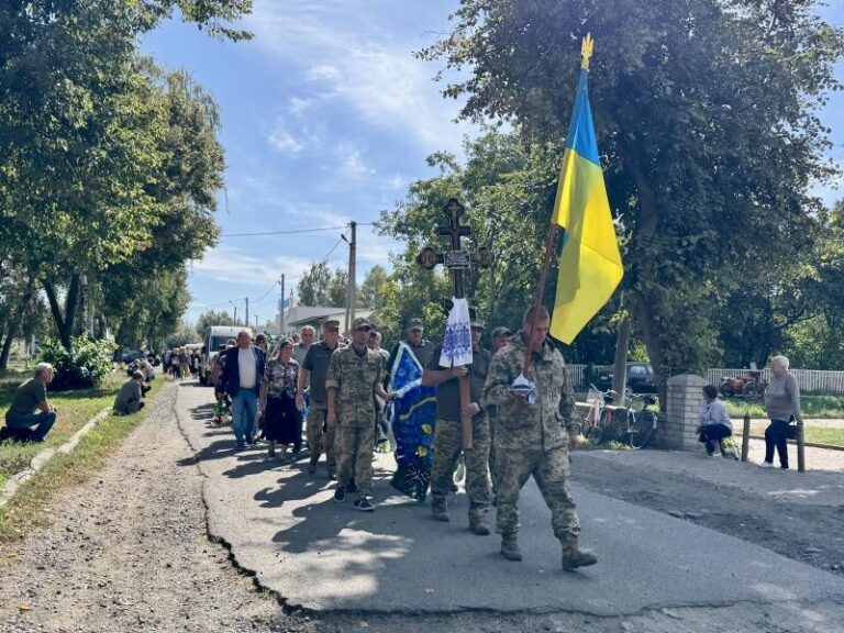 Хорольщина попрощалася з героєм: полеглий Станіслав Новоселецький повернувся на рідну землю