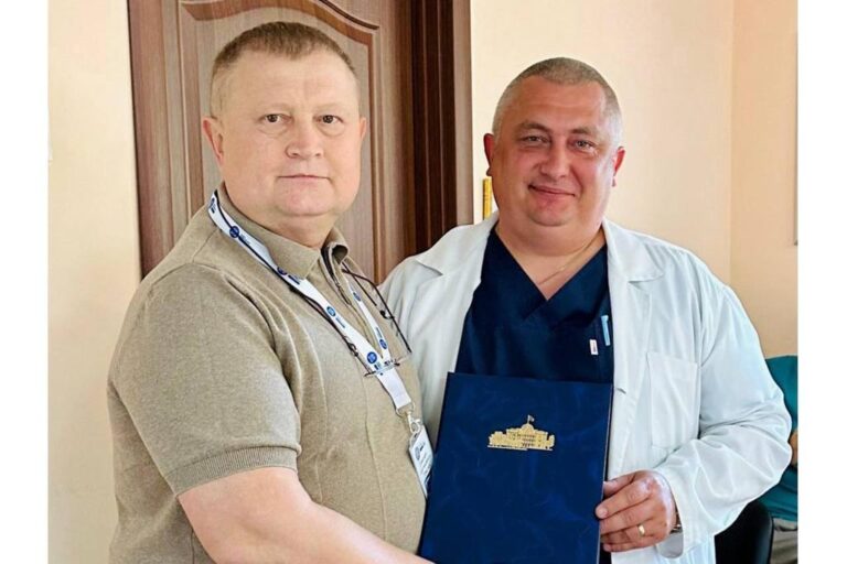 Полтавський лікар-анестезіолог отримав престижну нагороду від парламентського комітету Верховної Ради України