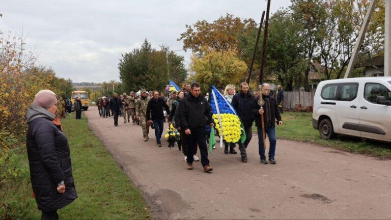 На щиті повернулися два захисники України з Великосорочинської громади