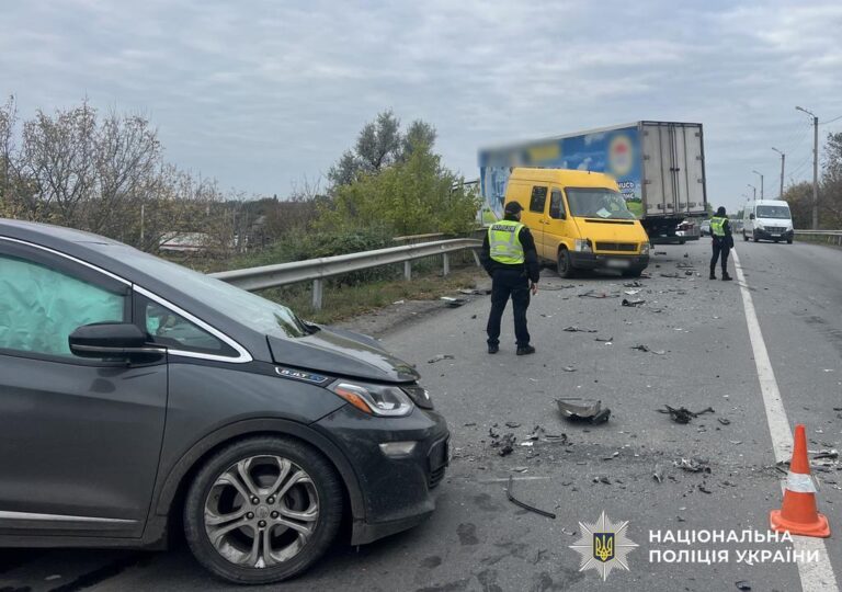 Потрійна ДТП у Кременчуці: троє людей отримали травми різного ступеня