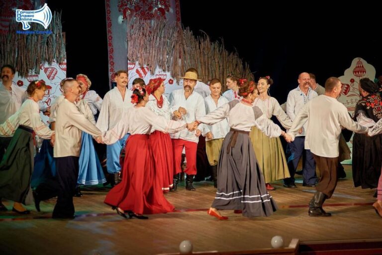 Театр Ferro Tale повертається до Полтави з «Кайдашевою сім’єю» та легендарним дуетом Баби Палажки й Баби Параски