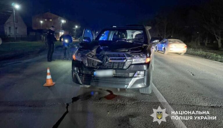 У Чутовому водій автомобіля на смерть збив пішохода
