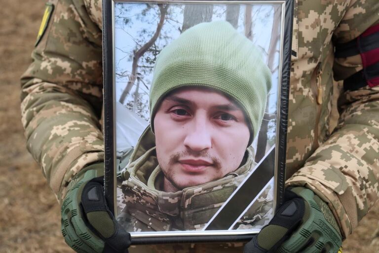 Решетилівець Віталій Демченко повернувся додому на щиті: місто зустріло Героя в сльозах