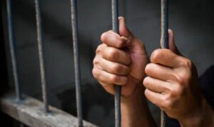 На Полтавщині чоловіка обвинувачують у сексуальному насильстві та зґвалтуванні трьох малолітніх сусідок
