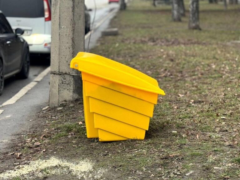 Скільки у Полтаві витратили на закупівлю контейнерів для піску: сума, факти, деталі