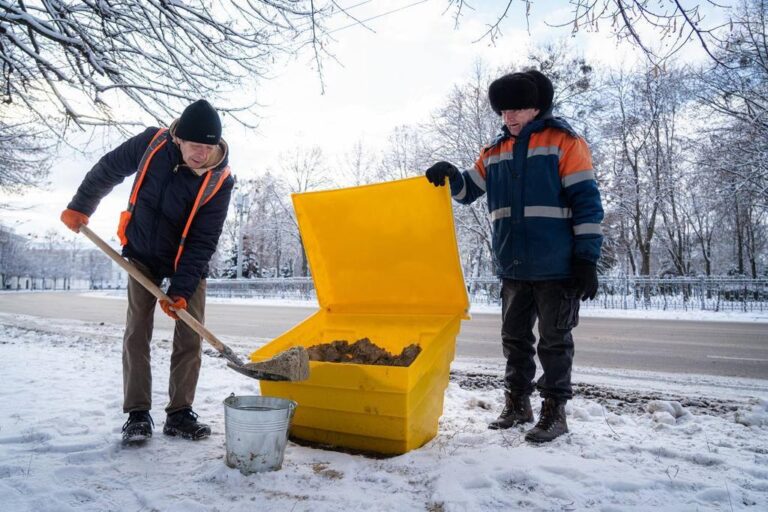 Полтава модернізується: вперше пісок для доріг зберігають у сучасних контейнерах