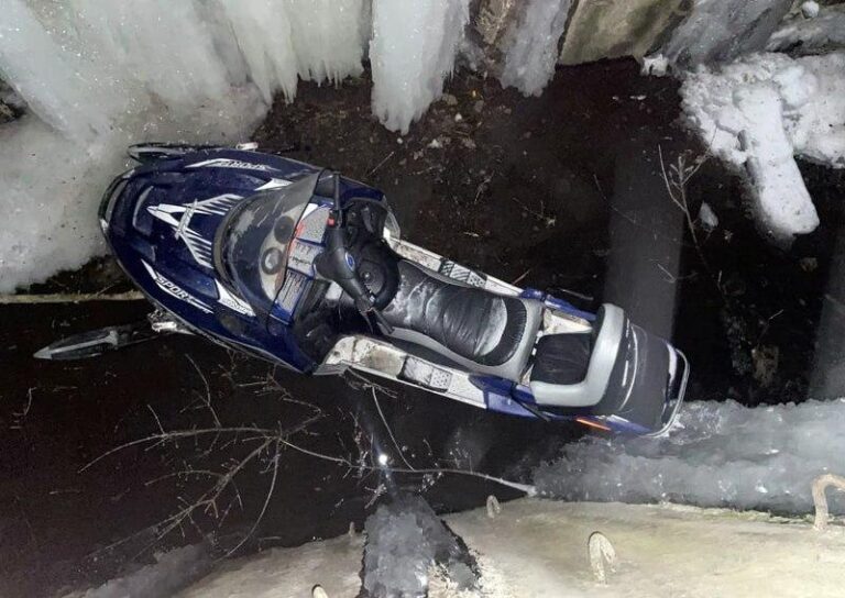 На Полтавщині водійка снігоходу потрапила в аварію: її та пасажира госпіталізували