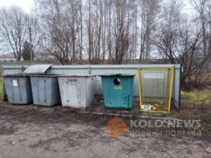 То коли ж у старостатах з'явились сміттєбаки ФОТО