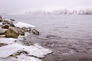 Чергова смерть на кризі: у Кременчуці з Дніпра дістали тіло чоловіка