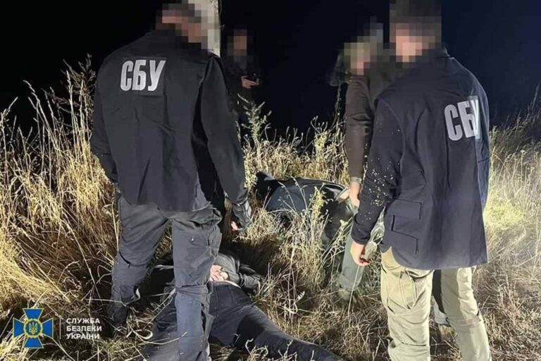 Двоє агентів РФ з Полтави затримані за коригування ракетних ударів по Україні