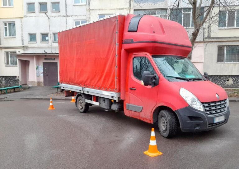 Фургон наїхав на жінку в Полтаві – постраждалу госпіталізовано з травмами
