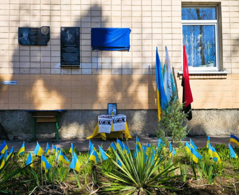 В Полтаві встановили меморіальну дошку Герою України Андрію Масленнікову