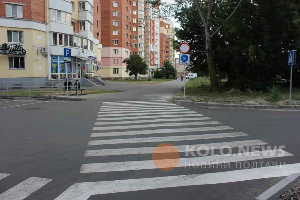 У Полтаві на Леваді легкових збив пенсіонерку на переході і втік з місця події