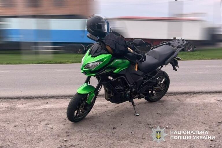 ДТП на Полтавщині: мотоцикліст збив велосипедистку – жінка в лікарні з травмами
