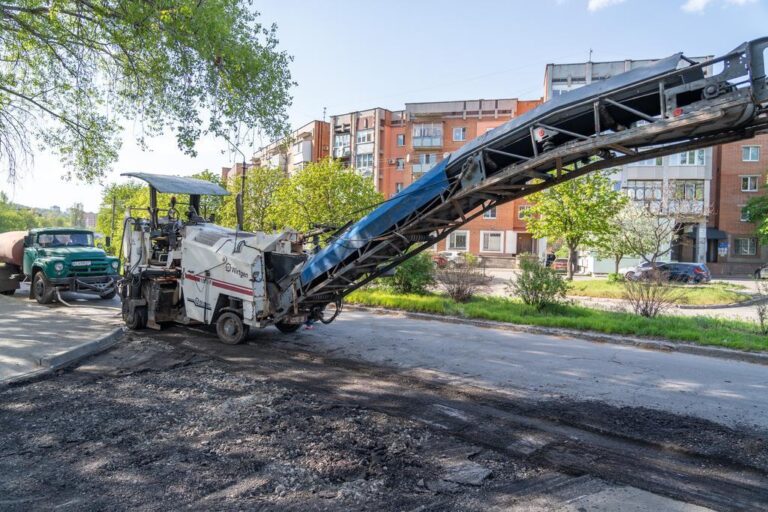 Полтава розпочала сезон поточного ремонту доріг: які вулиці стануть кращими найближчим часом