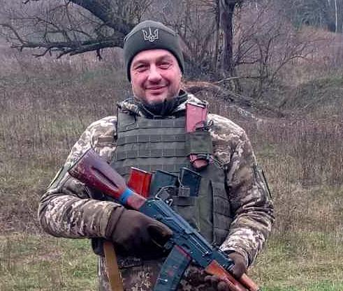 У шпиталі на Полтавщині помер воїн із Карлівки: громада прощається з героєм
