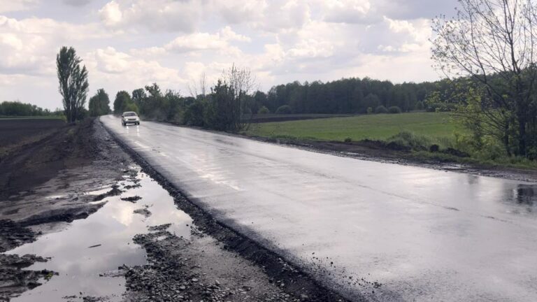 На Полтавщині завершили ремонт важливої ділянки автодороги до Сумщини