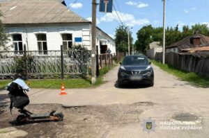 У Лубнах підліток на самокаті потрапив під колеса легковика