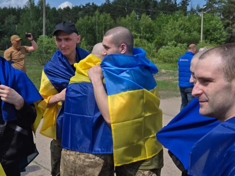Розпочався черговий обмін полоненими між Україною та РФ: надія повертається додому