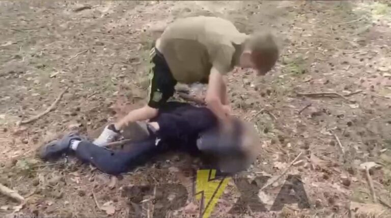Під Полтавою група підлітків жорстоко побила хлопця: поліція розслідує обставини
