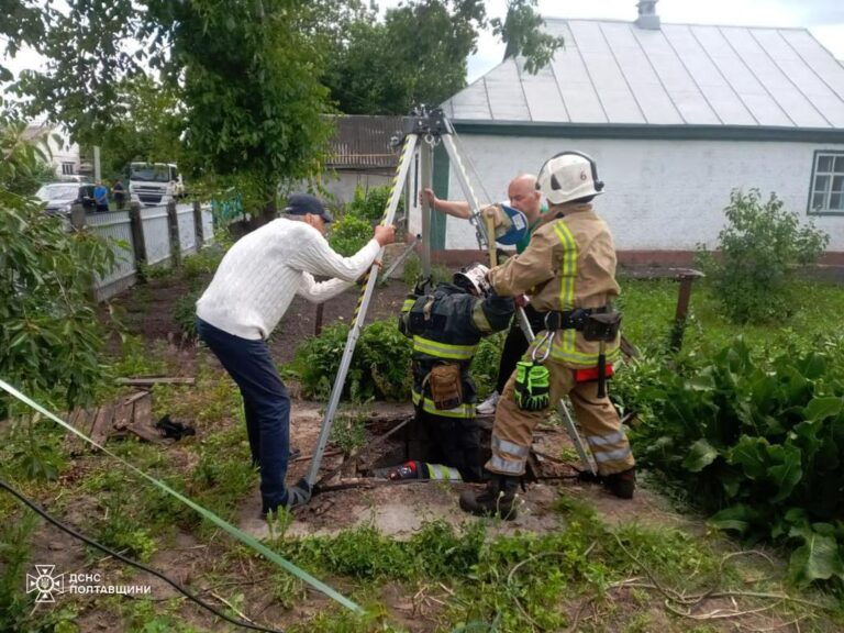 На Полтавщині підліток впав у колодязь: рятувальники звільнили дитину живою