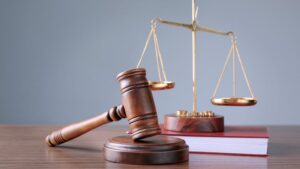 Судитимуть полтавця, який видавав себе за працівника банку та ошукував людей