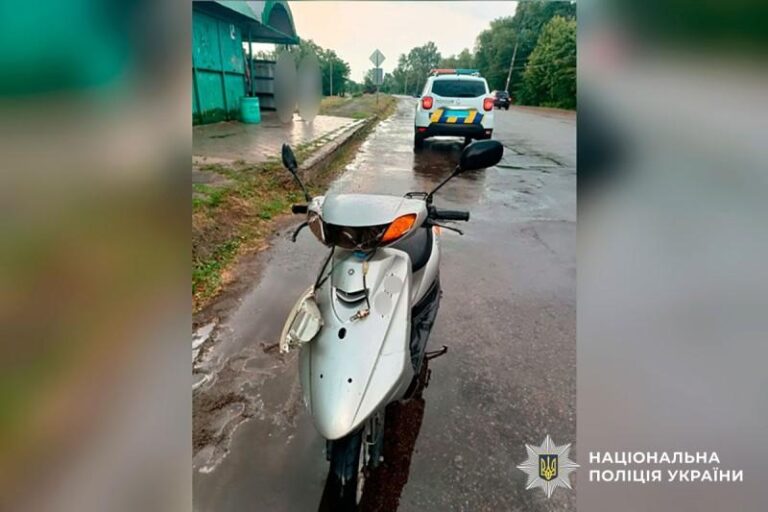 ДТП на Полтавщині: скутер з неповнолітніми врізався у легковик, двоє хлопців у лікарні